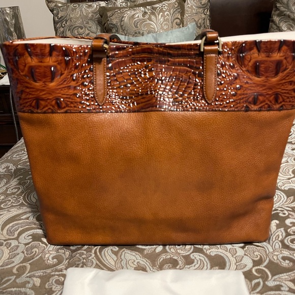 Brahmin tote gently used. 11 inch adjustment strap drop max length - Picture 4 of 5